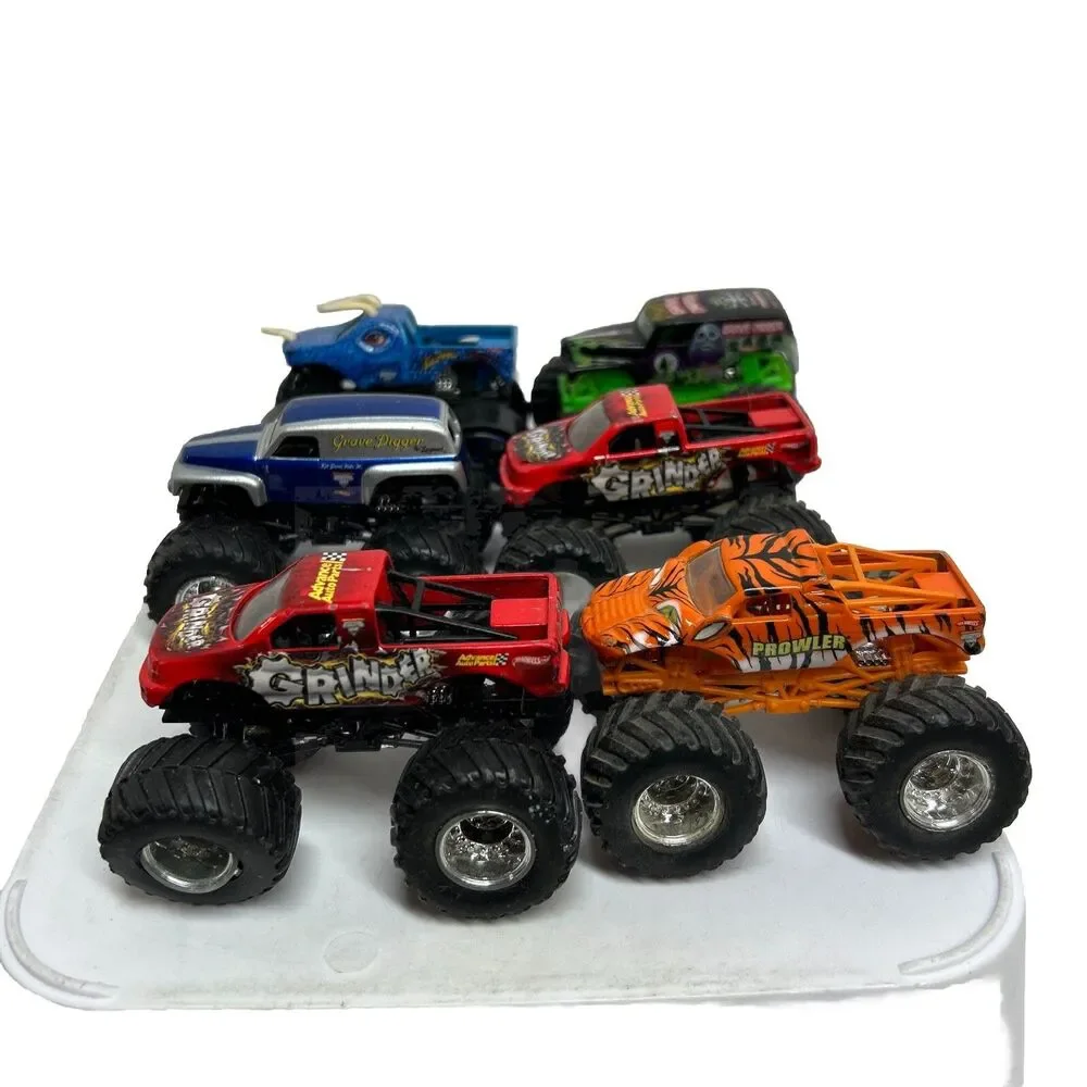 🔥🔥🔥Hot Wheels Lot Of 6 1:64 Scale Monster Trucks PreOwned‎ Condition